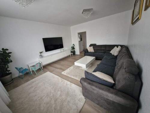 Wohnzimmer - Moderne 4-Zimmer-Wohnung mit Weitblick in Wiesbaden-Klarenthal