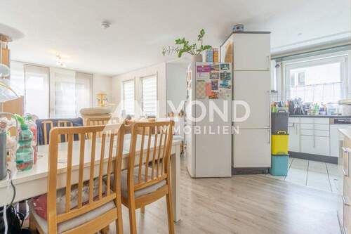 Wohn- und Essbereich mit Einbauküche - 2 Zimmer Etagenwohnung in Korntal-Münchingen
