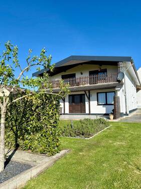3001.jpeg - Schön renoviertes Zweifamilienhaus in idyllischer Lage der Eifel – Wohnen, Vermieten oder Generationskonzept