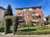 Ansicht mit Garten - Wohnen wie im eigenen Haus - stilvolle Gartenwohnung mit Loggia, Sonnenbalkon & Garage in Bestlage von Radebeul!