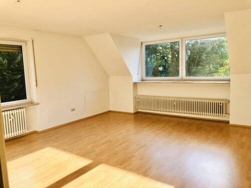 Wohnzimmer - 3 Zimmer Etagenwohnung zur Miete in München