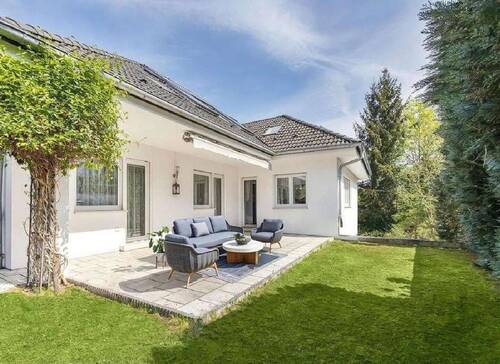 Garten EG Wohnung - RESERVIERT: Wohnen wie im Haus: 5-Zimmer-Wohnung mit Terrasse und Garten