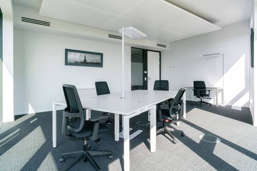 Großen Büro.jpg - Voll ausgestatteter privater Büroraum für Sie und Ihr Team 30 sqm in Regus Stadttor Ost