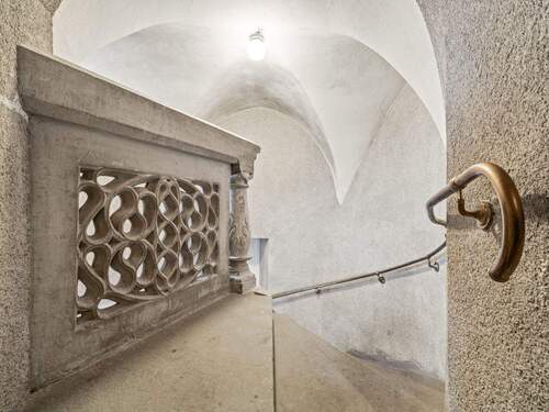 Wendeltreppe im Treppenturm - Etagenwohnung mit 323,00 m&sup2; in Überlingen zum Kaufen