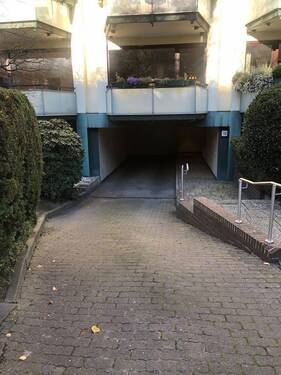 Garageneinfahrt - 2 Zimmer Etagenwohnung in Hamburg