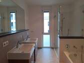 Badezimmer - Etagenwohnung mit 96,50 m&sup2; in Augsburg zum Kaufen