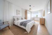 Geräumiges Schlafzimmer (Beispieleinrichtung) - 2 Zimmer Etagenwohnung in Heusenstamm