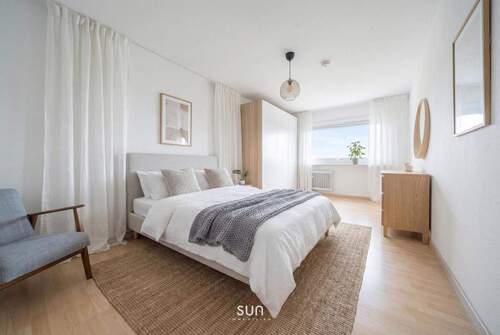 Geräumiges Schlafzimmer (Beispieleinrichtung) - 2 Zimmer Etagenwohnung in Heusenstamm