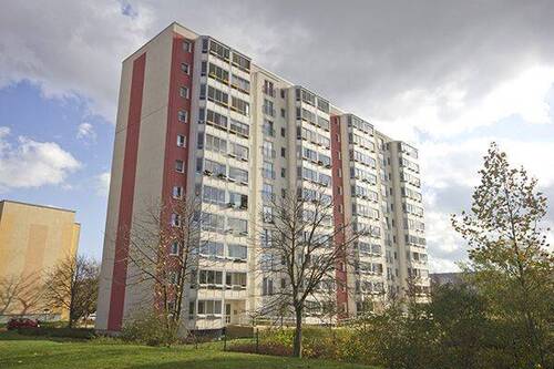 Ansicht hinten - Ab 01.07.2026! Tolle 3-Zimmerwohnung, ganz oben...