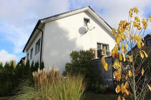 Hausansicht - *** Freistehendes Zweifamilienhaus mit Einliegerwohnung in Spenge ***