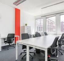 Privater Büroraum ganz auf Ihre individuellen Unternehmensbedürfnisse angepasst in Regus Messe München