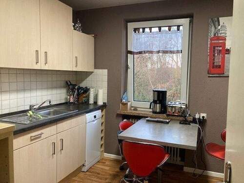 Küche mit Einbauküche - 