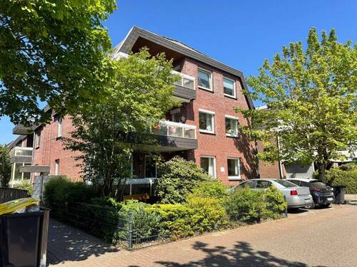 Vorderansicht mit Eingangsbereich - Gemütliche und helle 2-Zimmer-Wohnung in Eversten