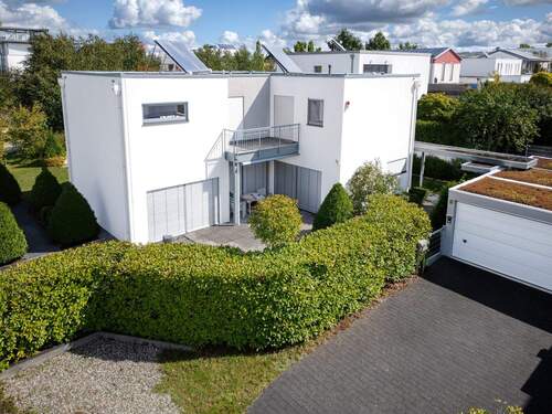 Frontansicht - Petrisberg: Neuwertiges und großzügiges Einfamilienhaus in gefragter Lage!