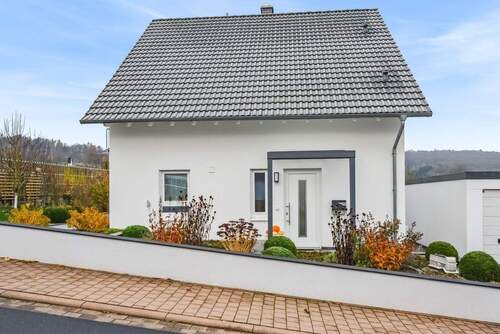 Vorderseite - Haus in Nieste - 420.000,00&nbsp;EUR Kaufpreis, ca.&nbsp; 120,00&nbsp;m&sup2;&nbsp;Wohnfl&auml;che