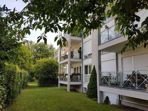 Westansicht Balkonseiten - Ruhige Lage! Dachgeschosswohnung mit PKW-Stellplatz