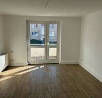 * bezugsbereit * modernes Bad * Balkon * - Naumburg (Saale) Bad Kösen