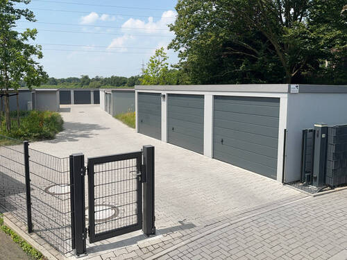 Garagenhof Düsseldorf - Einfamilienhaus zum Kaufen in Düsseldorf / Holthausen