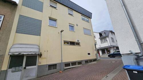 Seitliche Ansicht Augasse - 1 Zimmer Mehrfamilienhaus, Wohnhaus zum Kaufen in Usingen