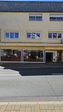 Vorder Ansicht Kreuzgasse - 1 Zimmer Mehrfamilienhaus, Wohnhaus in Usingen