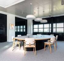 Uneingeschränkter Zugang zu Coworking-Bereichen in Spaces Kallmorgen Tower - Hamburg Hamburg-Altstadt