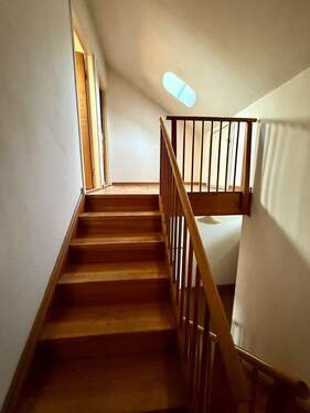 Treppenhaus zum Dachgeschoß - 