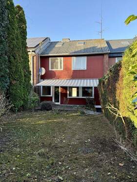 Rückseite mit Garten - 