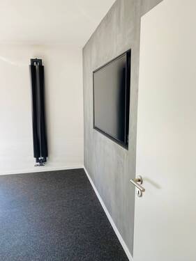 OG gr. Zimmer (hier Büro) - 