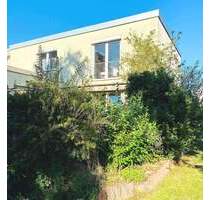 KLASSE ! Große Wohnung - ein Haus am Haus - mit EGOGKG in Fürth-Dambach - 2019 aufwändig teilsaniert !