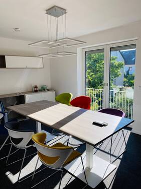 OG gr. Zimmer (hier Büro) - 