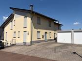 Rückansicht - Eppelborn: In ruhiger Lage Do-Haus mit 4 WE