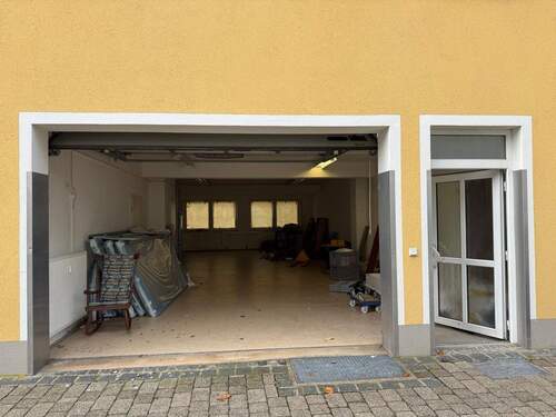 Stufenfrei - Halle in Freystadt zur Miete