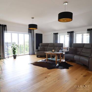 Wohnzimmer OG - Zweifamilienhaus in Aussichtslage für gehobene Ansprüche