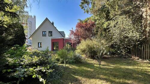 Naturbelassenes Grundstück mit Haus - 