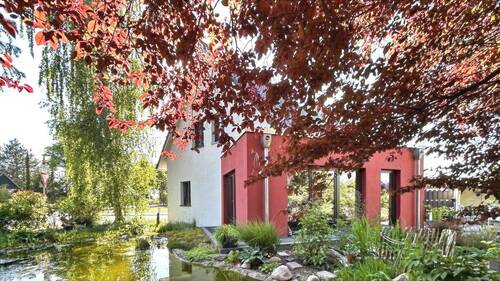 Ansicht vom Teichsteg - Naturidylle trifft urbanes Neubauwohnen