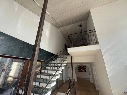 Vorderhaus Eingang Treppe - 
