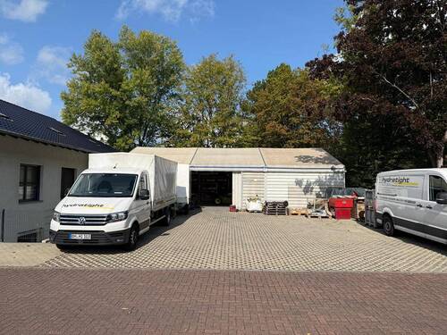 Vorplatz - Halle in Kerpen