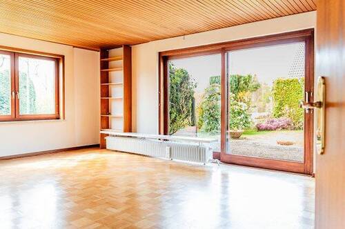 Wohnzimmer - 5 Zimmer Einfamilienhaus zum Kaufen in Schleswig