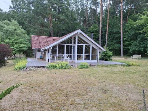 Frontansicht - Idyllisches EinfamilienhausFerienhaus - 4 Zimmer, traumhaftes Grundstück umgeben von Seenlandschaft