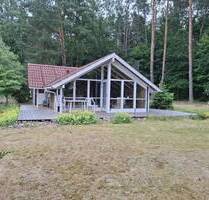 Idyllisches EinfamilienhausFerienhaus - 4 Zimmer, traumhaftes Grundstück umgeben von Seenlandschaft - Dorf Zechlin