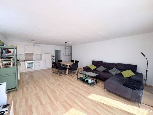 Wohnzimmer - 3 Zimmer Etagenwohnung zum Kaufen in Holzgerlingen