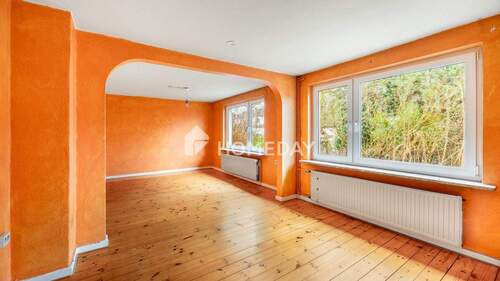 EG Wohnzimmer 2 - Doppelhaushälfte mit Erbbaurecht und viel Potenzial in ruhiger Lage (Kaufoption Grundstück)
