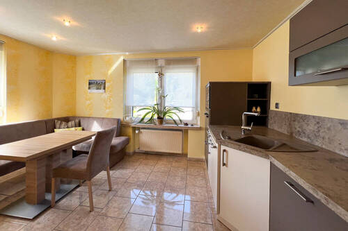 Moderne Tageslichtküche - 