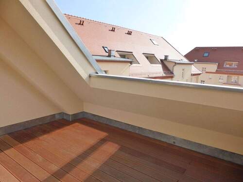 Loggia - Moderne 2-Raum-Wohnung über den Dächern des 'Tilia-Carré' - Denkmalsanierung 2015!