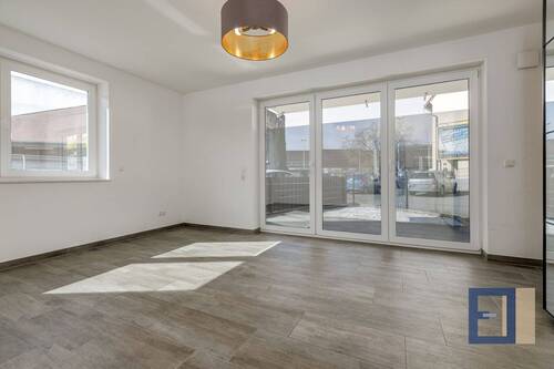 Wohnzimmer - 4 Zimmer Etagenwohnung in Rüsselsheim