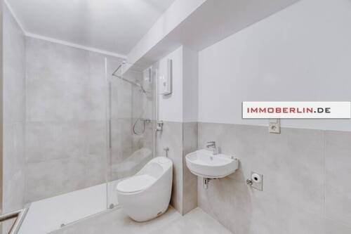 3 - 3 Zimmer Etagenwohnung in Berlin