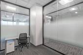 Generic Small Office_12.jpg - Unbegrenzter Zugang zu Arbeitsplätzen in Regus THE SQUAIRE Conference Center