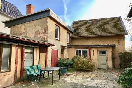 Hofansicht Haupt- und Nebengebäude - Einfamilienhaus mit 116,70 m² in Erfurt zum Kaufen