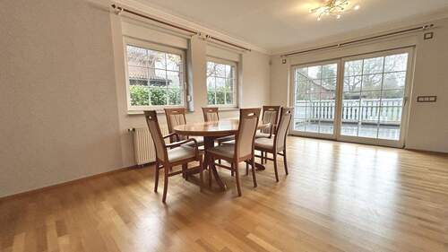 lichtdurchflutetes Esszimmer - 