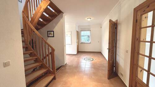 Diele und Treppenhaus - 